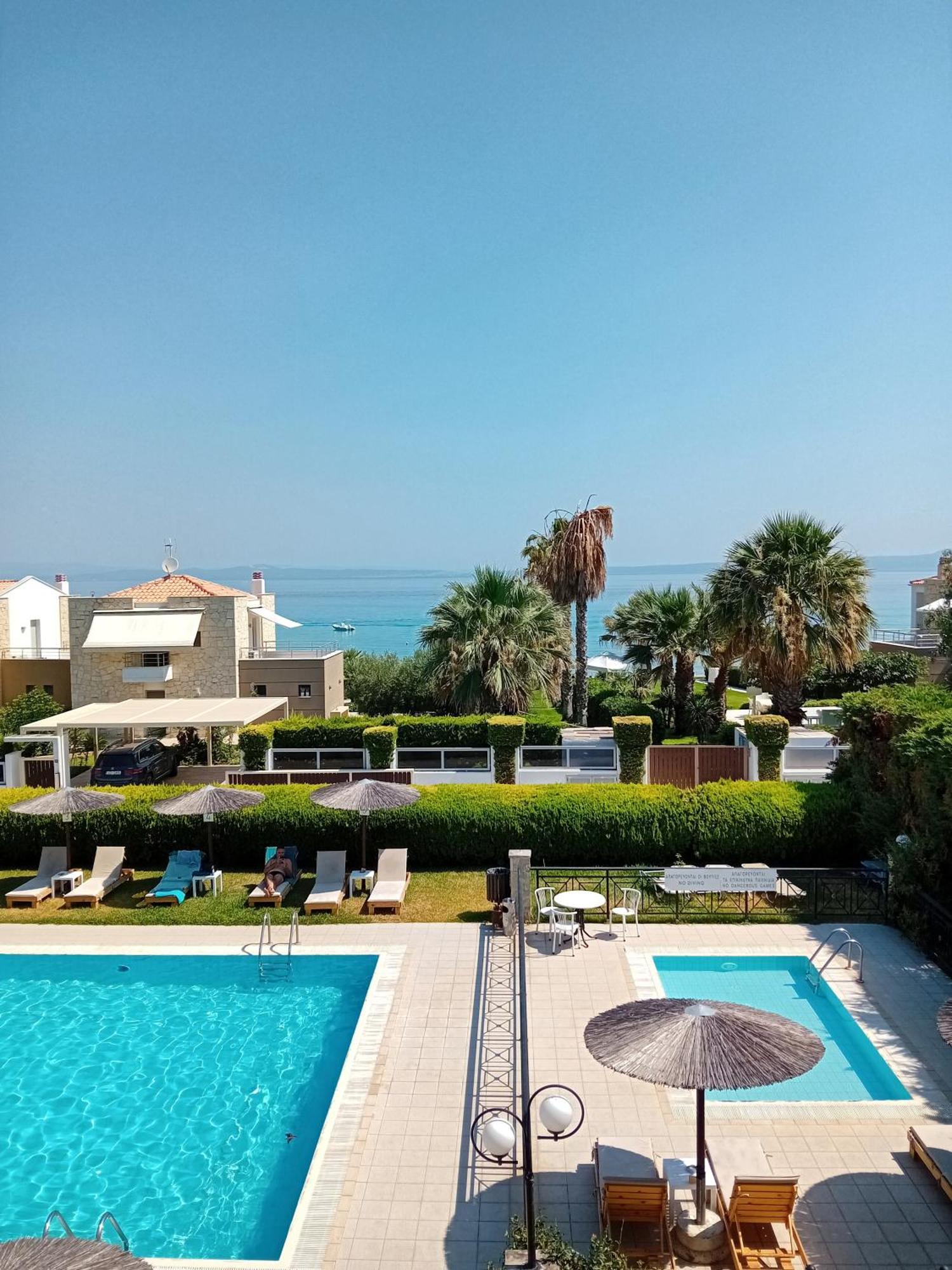 Golden Residence Family Resort 佩科霍里 外观 照片