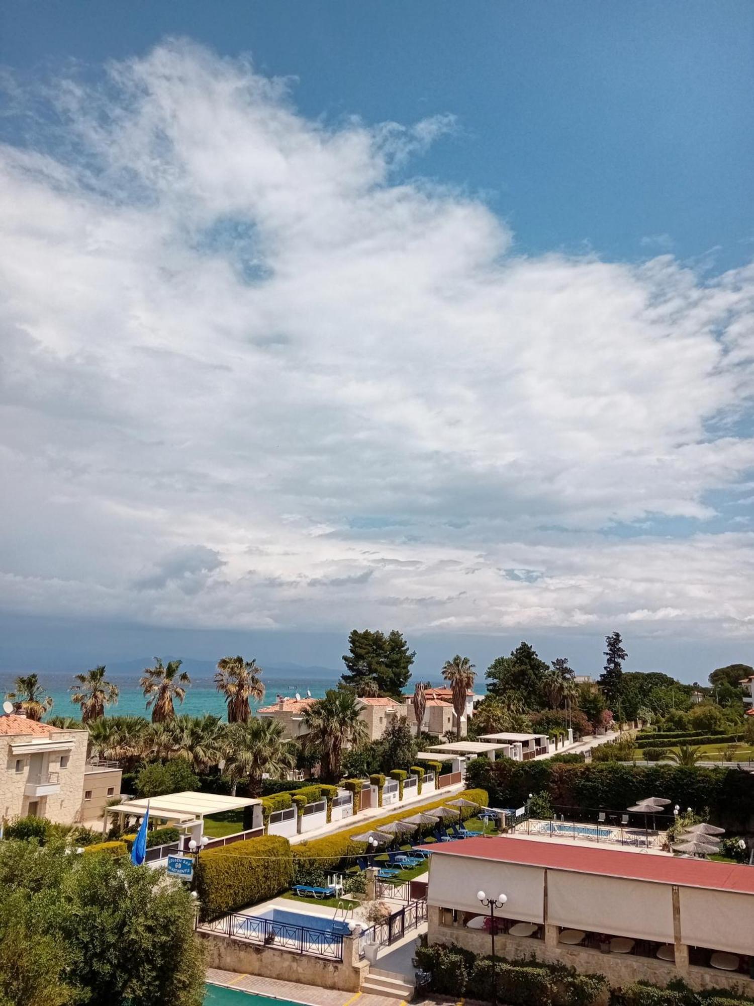 Golden Residence Family Resort 佩科霍里 外观 照片